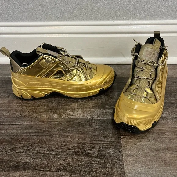 Burberry calf sneakers lace up